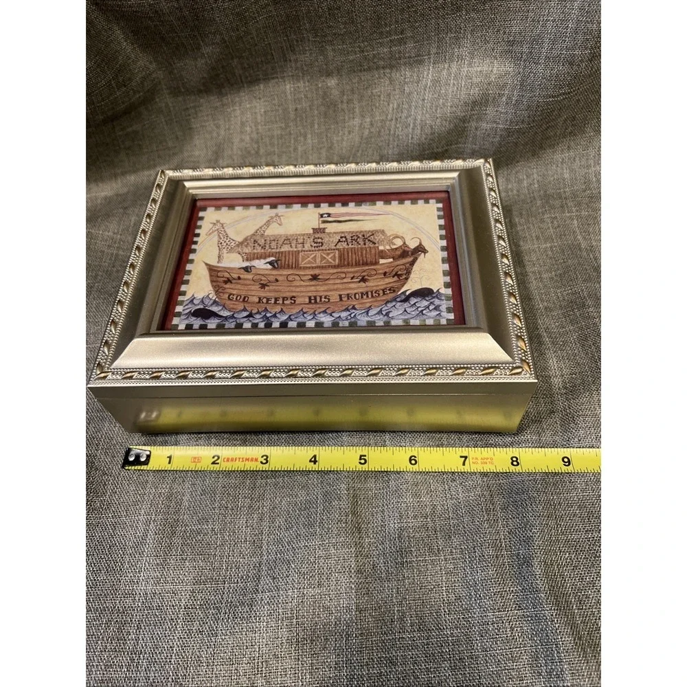 VTG Sankyo Noah's‎ Ark Music Jewelry Box /  Photo Frame - Plays Jesus loves Me